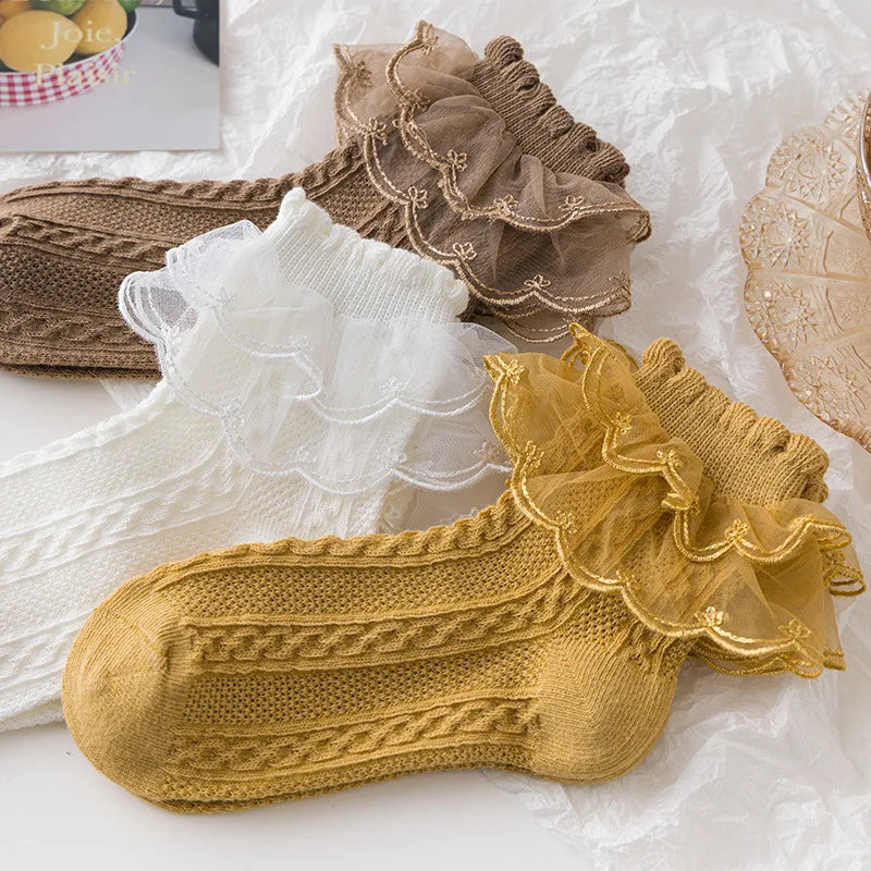 Lace & Ribbons